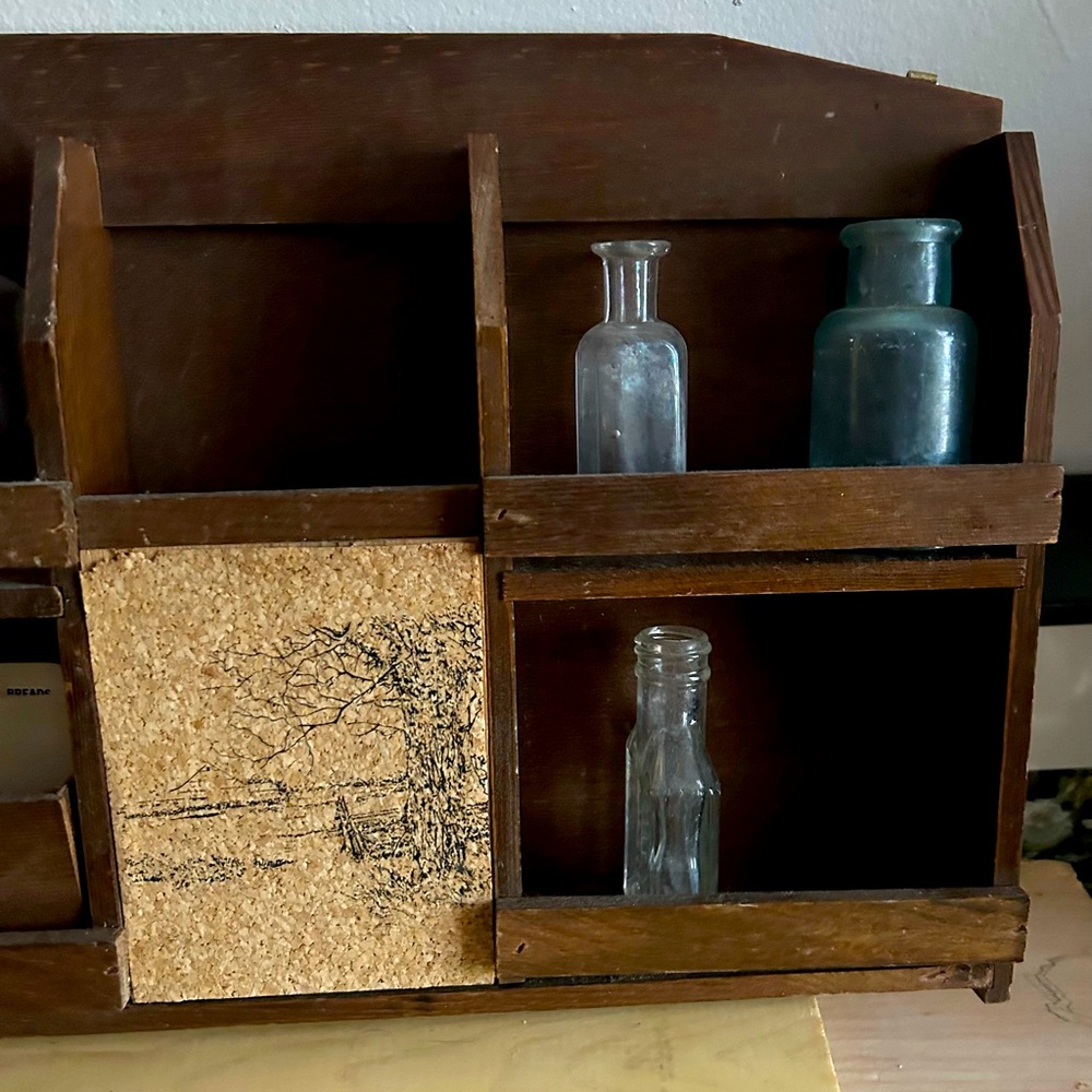 VTG Wooden Hanging Spice Rack Glass Bottles recipe cards Cottagecore farmhouse - Picture 3 of 7